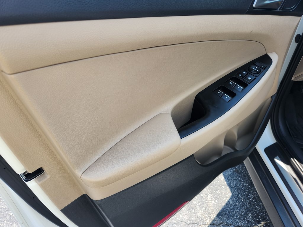 2016 Hyundai Tucson Image 10