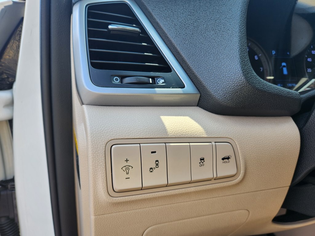 2016 Hyundai Tucson Image 16