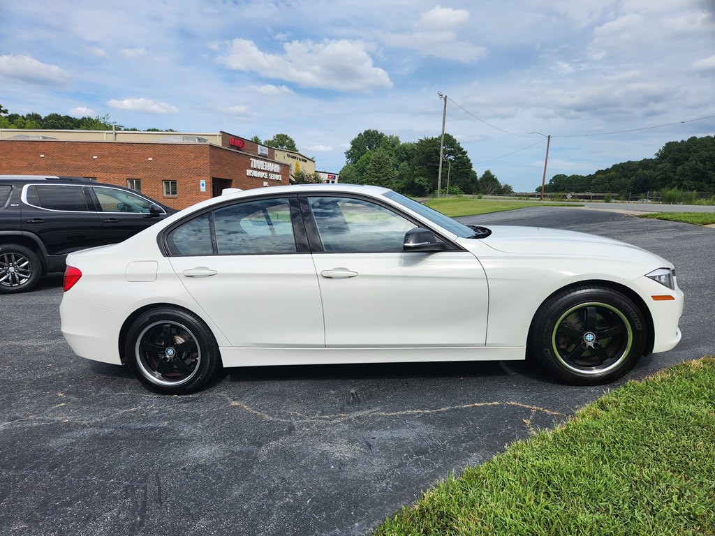 2013 BMW 3 Series Image 4