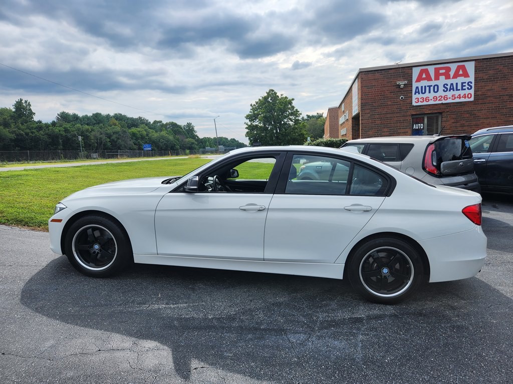 2013 BMW 3 Series Image 7