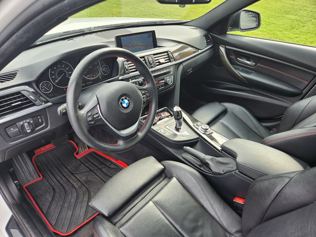 2013 BMW 3 Series Image 10
