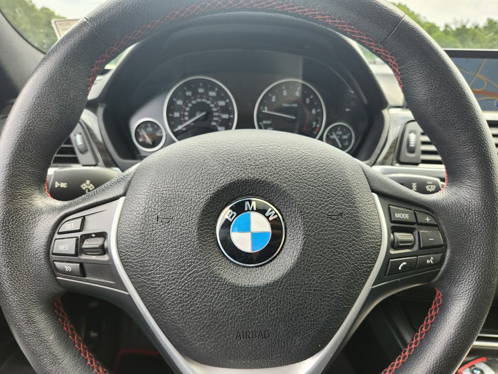2013 BMW 3 Series Image 22