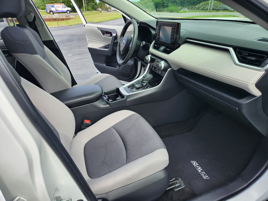 2019 Toyota Rav4 Image 17