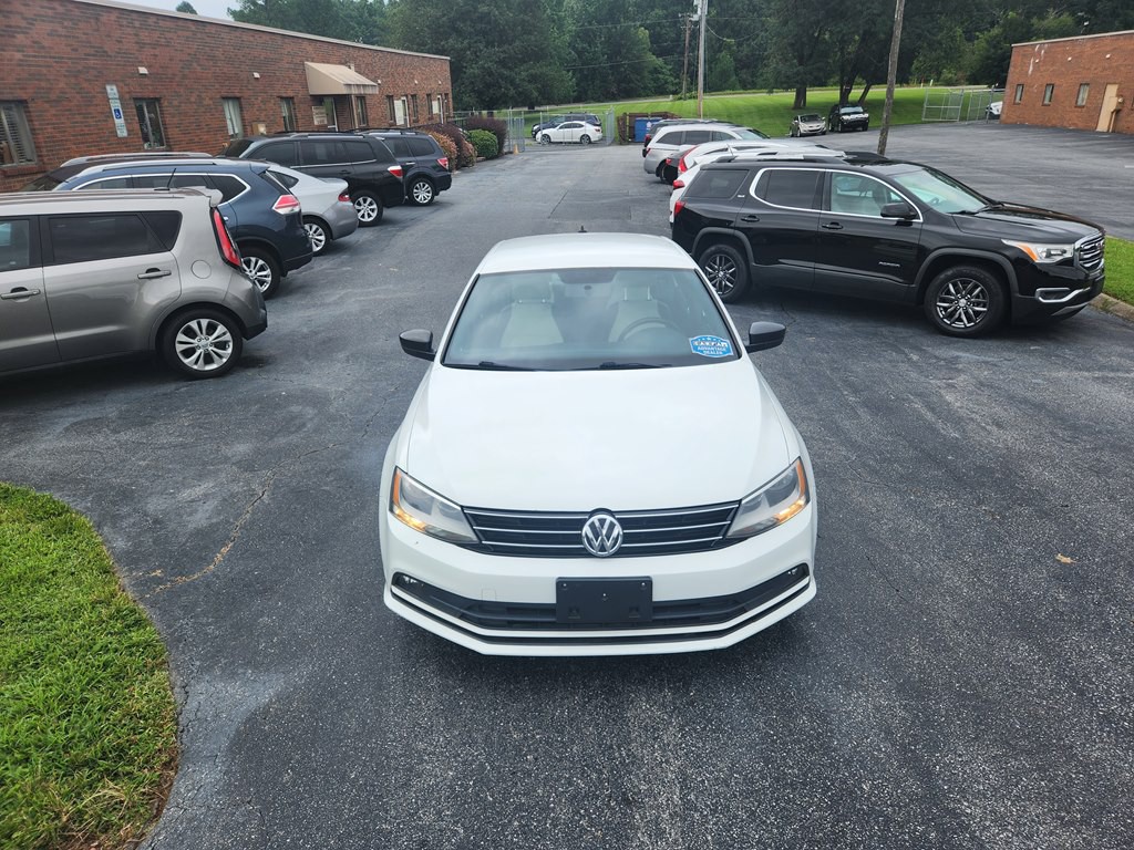 2016 Volkswagen Jetta Image 2