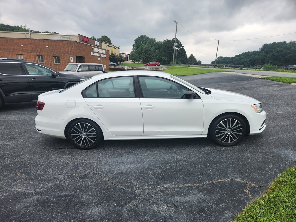 2016 Volkswagen Jetta Image 4