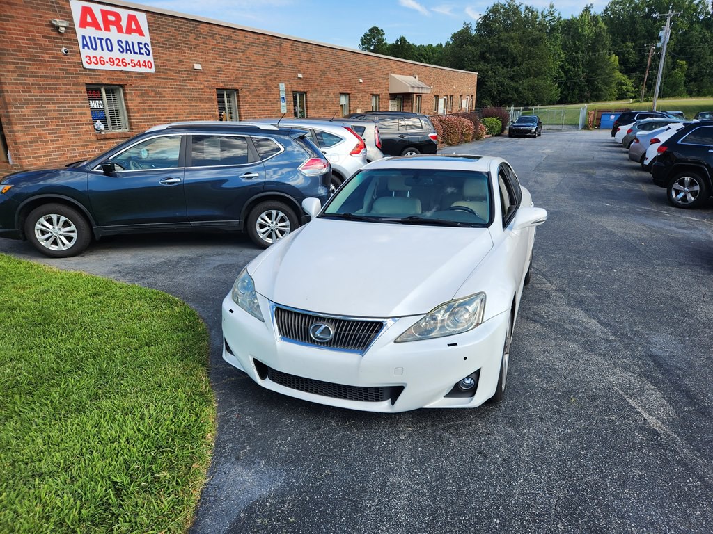 2012 Lexus IS Image 2