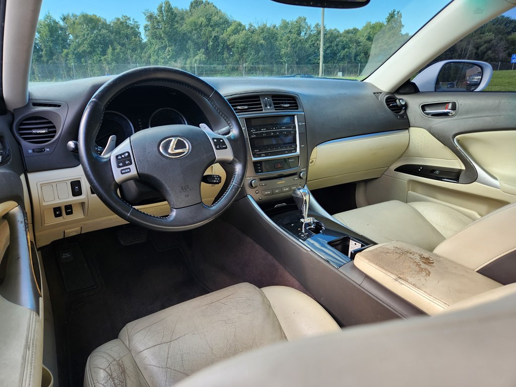 2012 Lexus IS Image 11