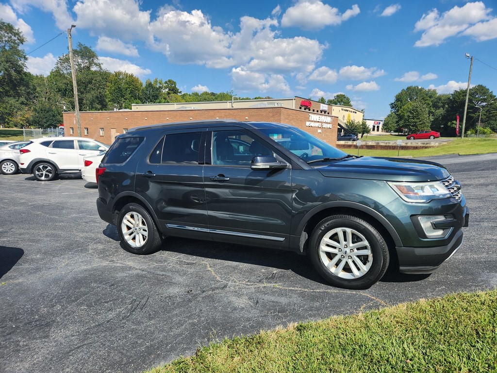 2016 Ford Explorer Image 4