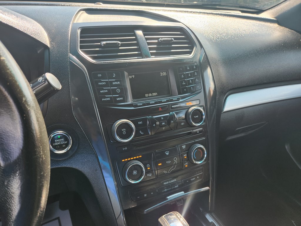2016 Ford Explorer Image 17