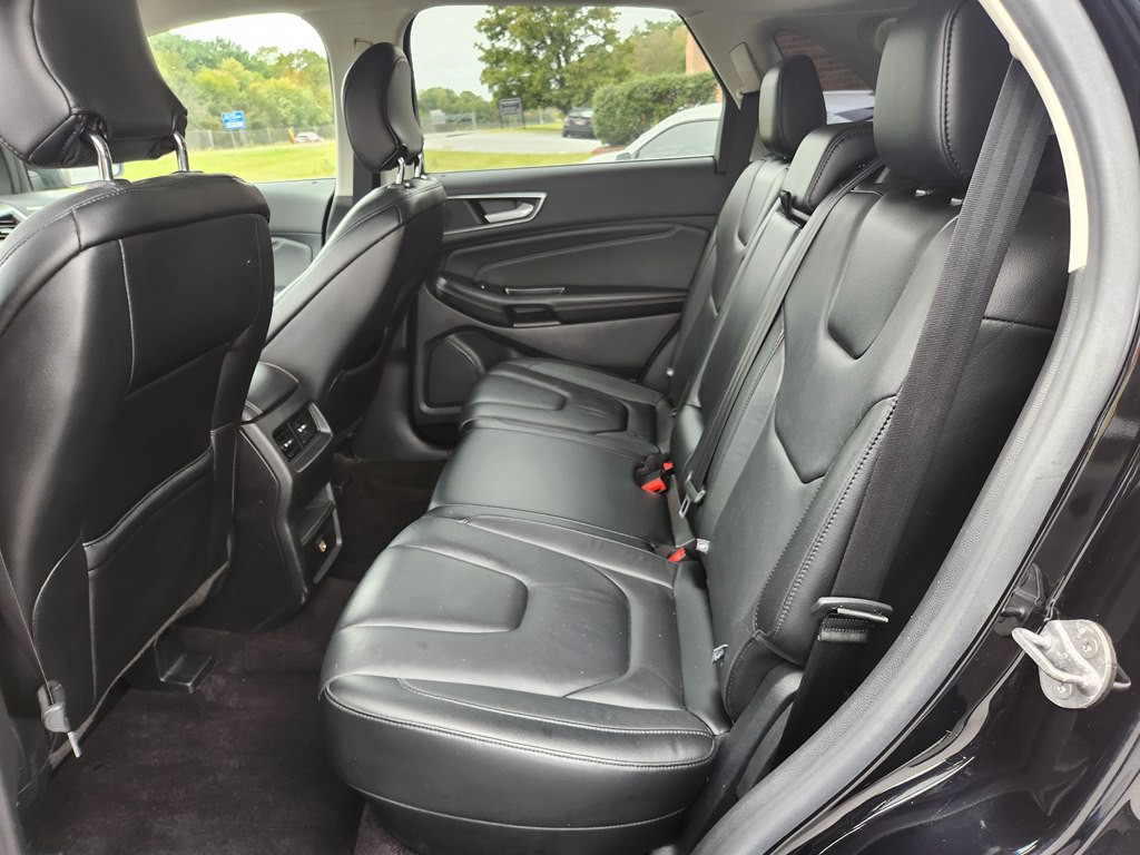 2016 Ford Edge Image 12
