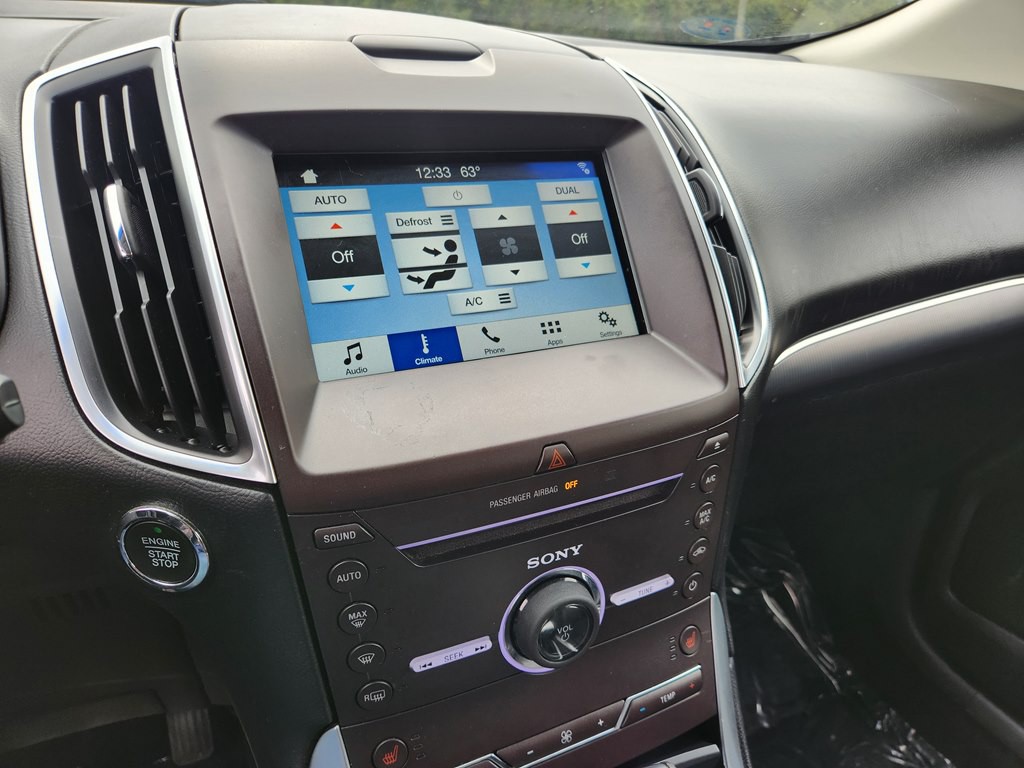 2016 Ford Edge Image 17