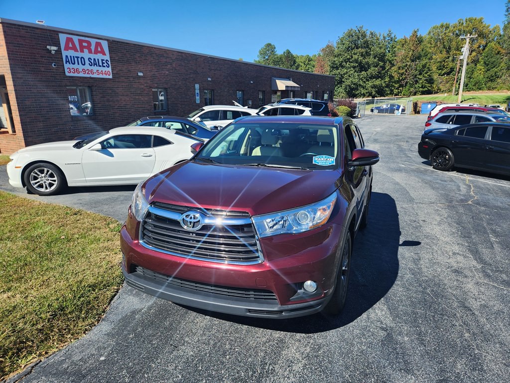 2016 Toyota Highlander Image 2