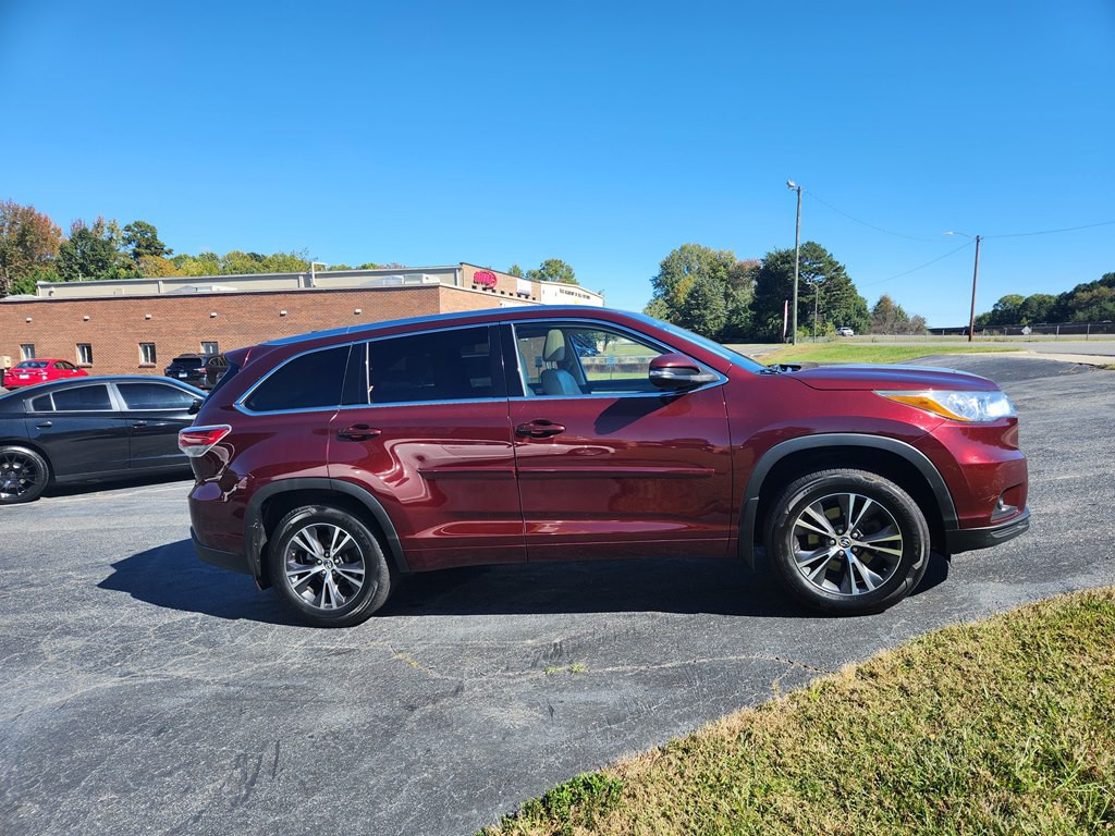 2016 Toyota Highlander Image 5