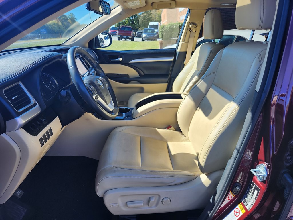 2016 Toyota Highlander Image 12