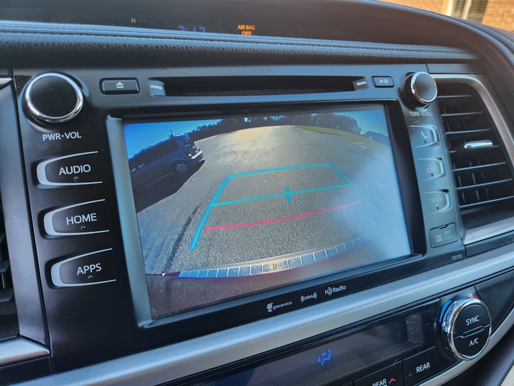 2016 Toyota Highlander Image 22