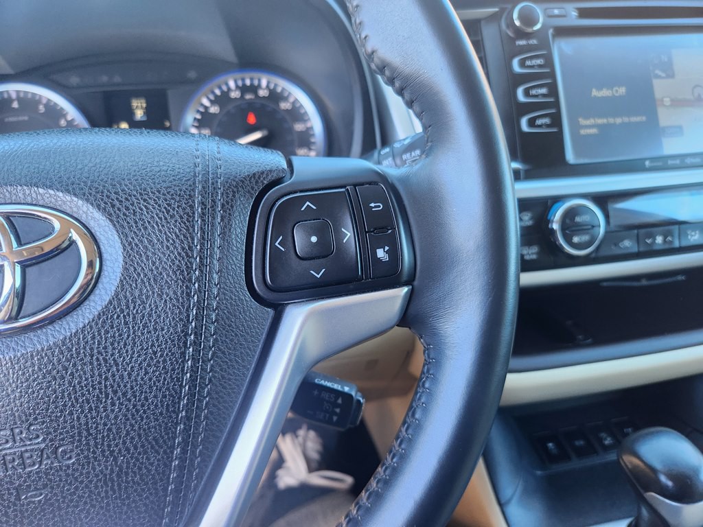 2016 Toyota Highlander Image 25