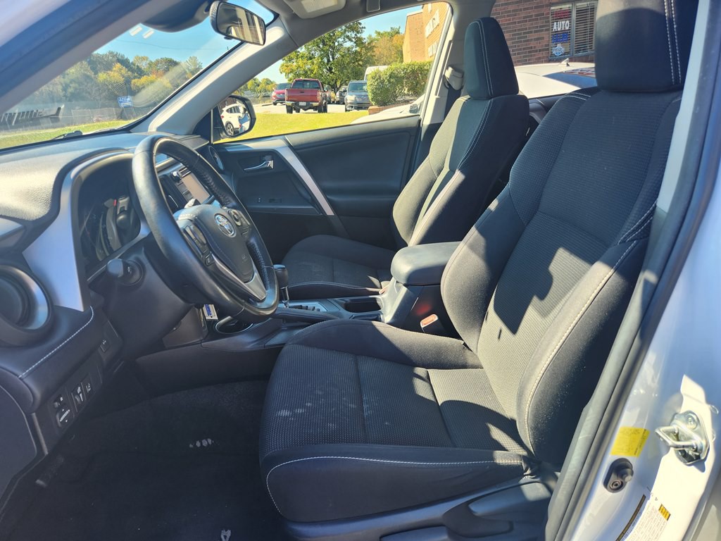 2017 Toyota Rav4 Image 12