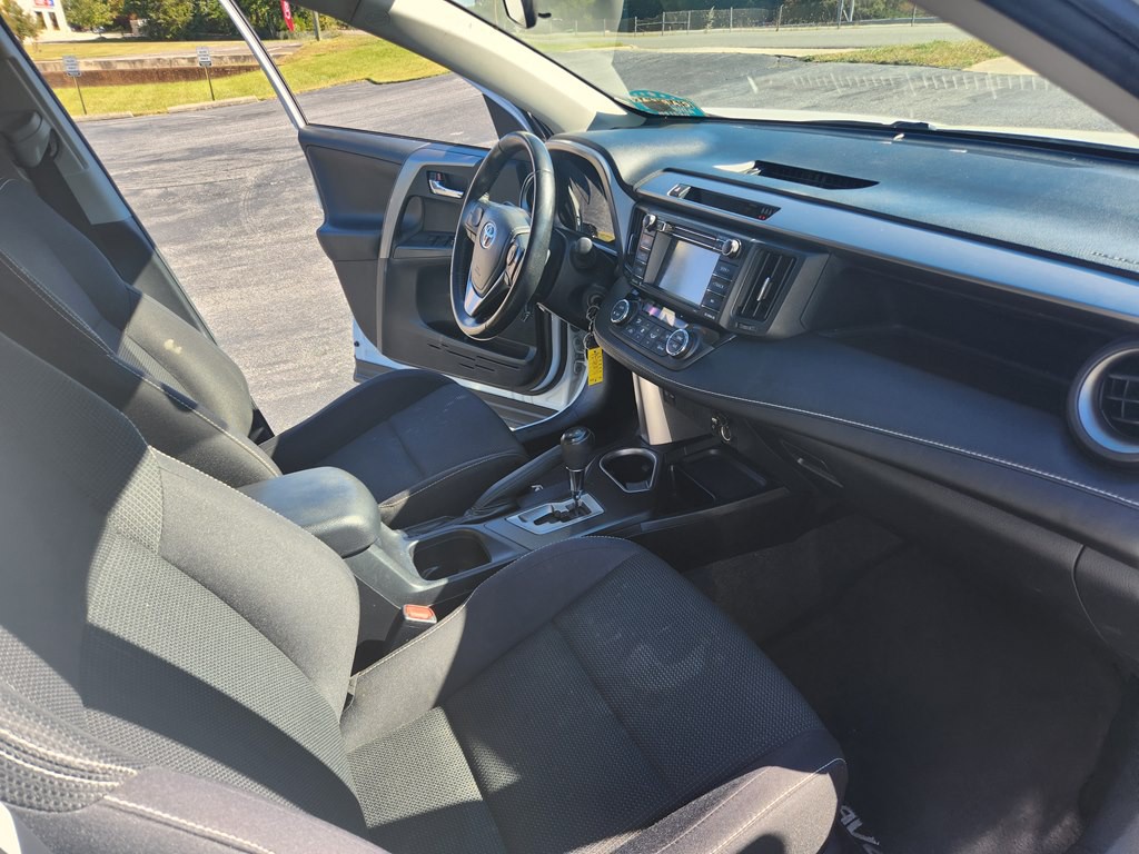 2017 Toyota Rav4 Image 16