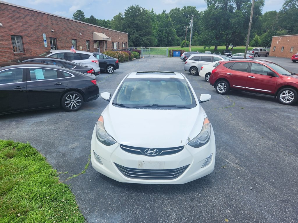 2013 Hyundai Elantra Image 2