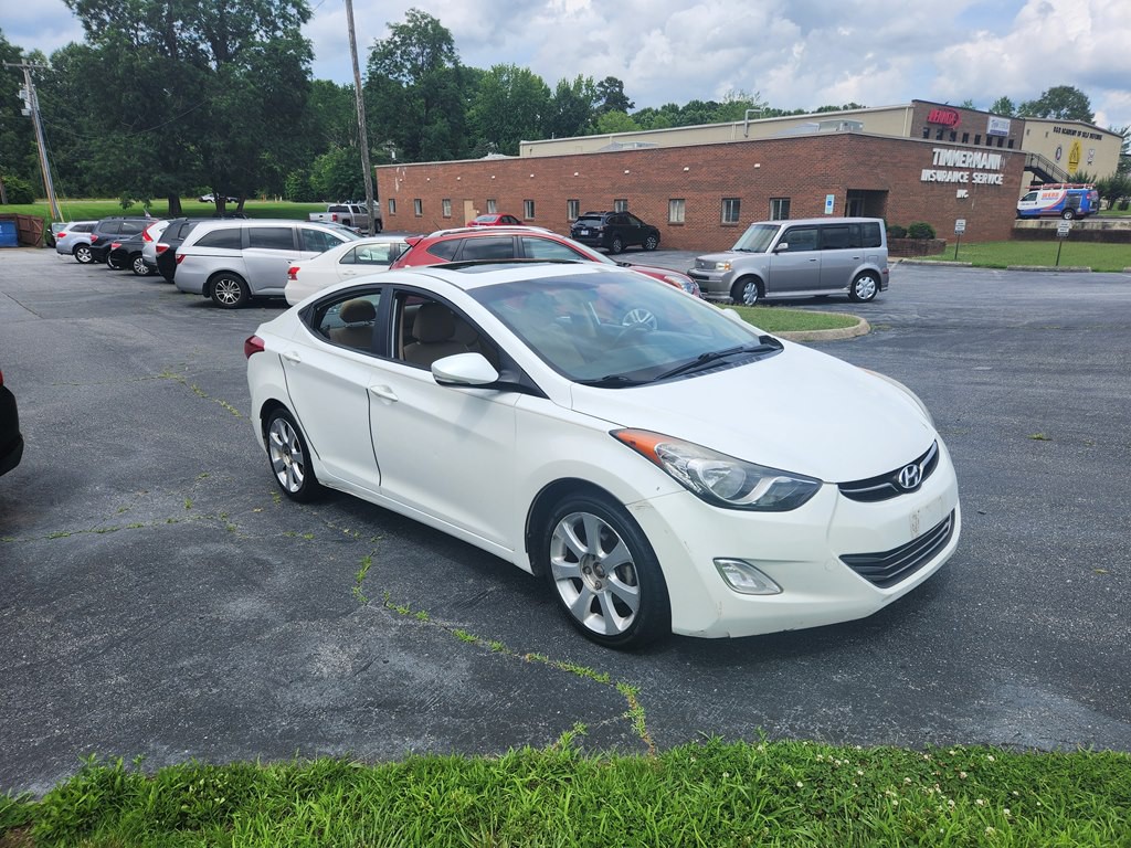 2013 Hyundai Elantra Image 3