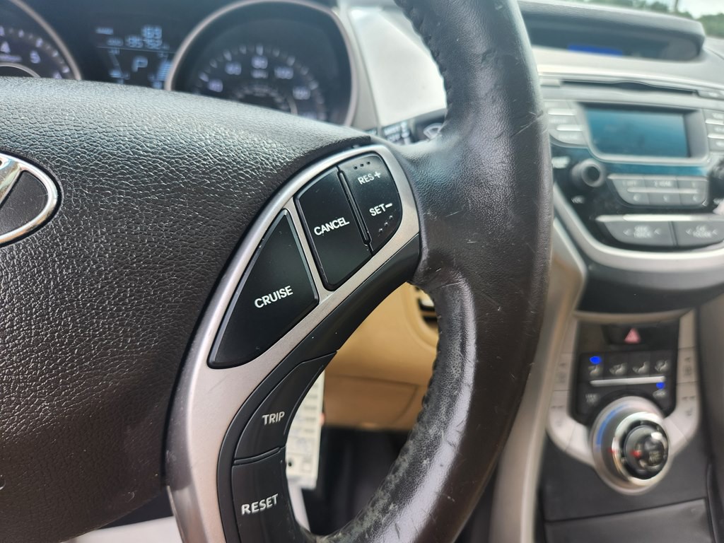 2013 Hyundai Elantra Image 18