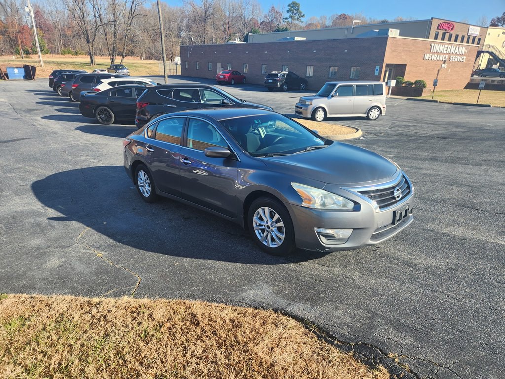 2015 Nissan Altima Image 2