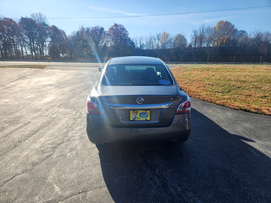 2015 Nissan Altima Image 4