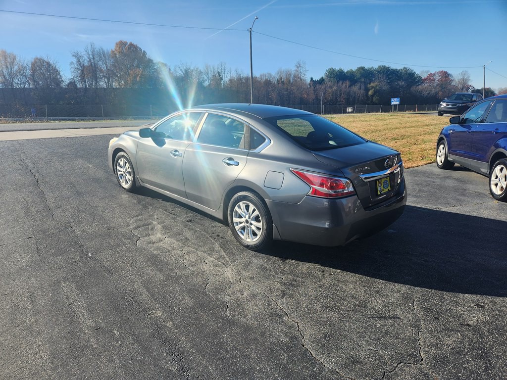 2015 Nissan Altima Image 5