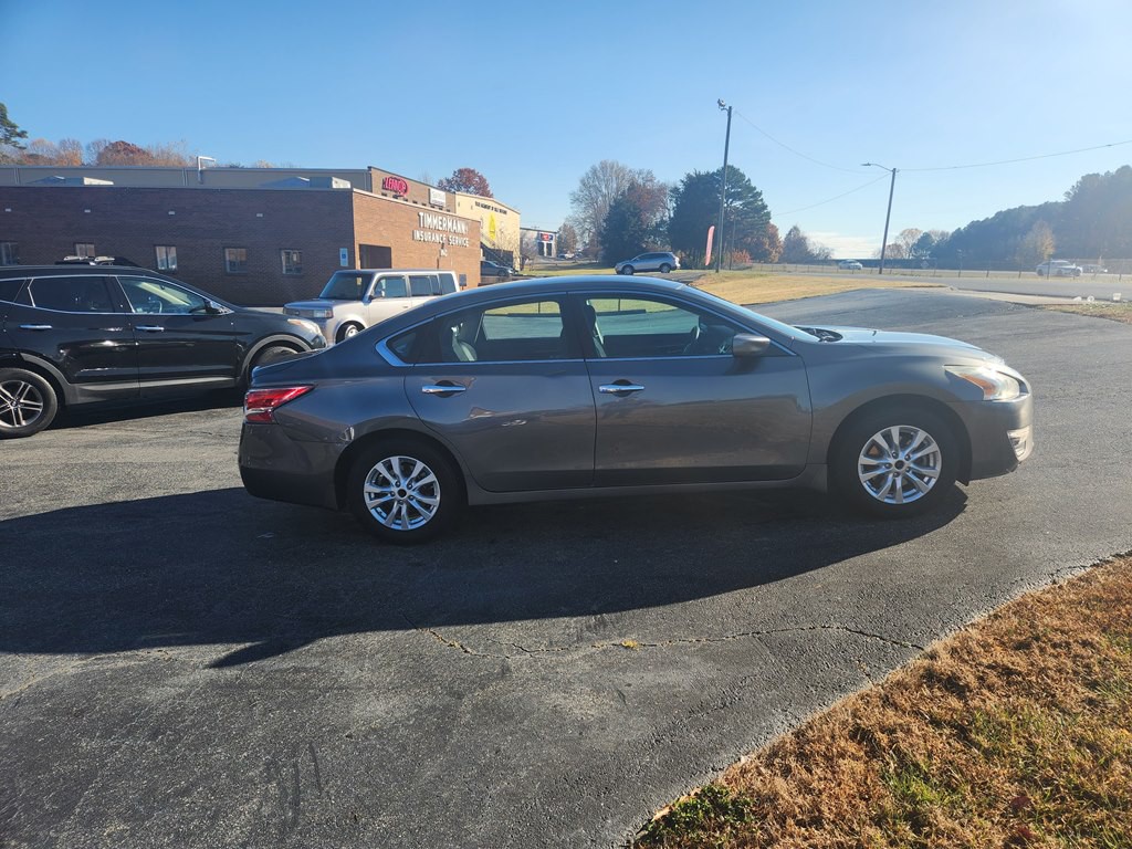 2015 Nissan Altima Image 7