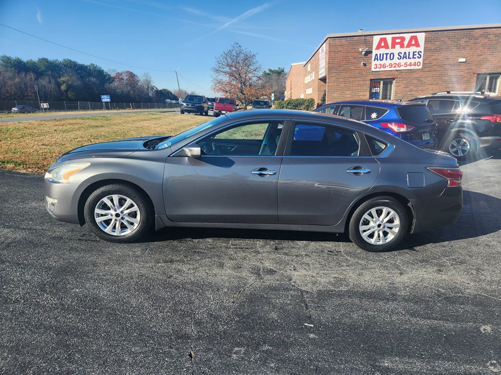 2015 Nissan Altima Image 8