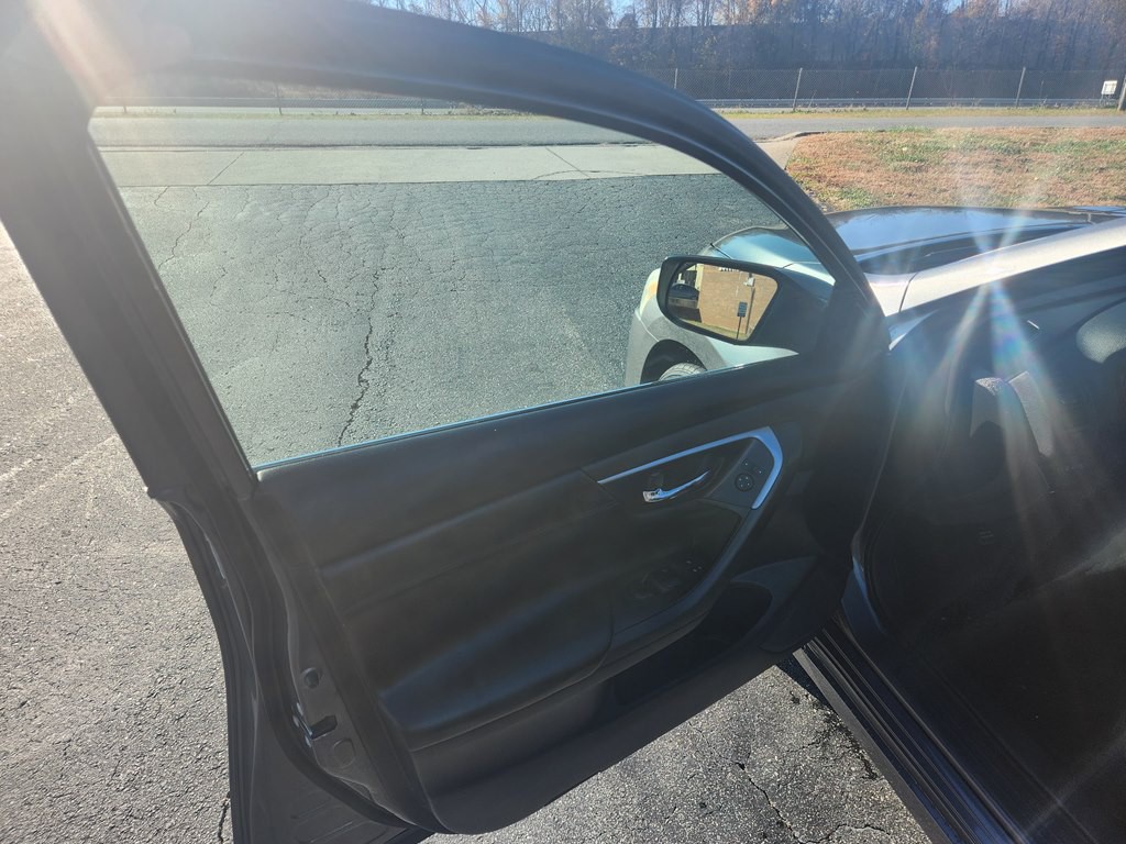 2015 Nissan Altima Image 11