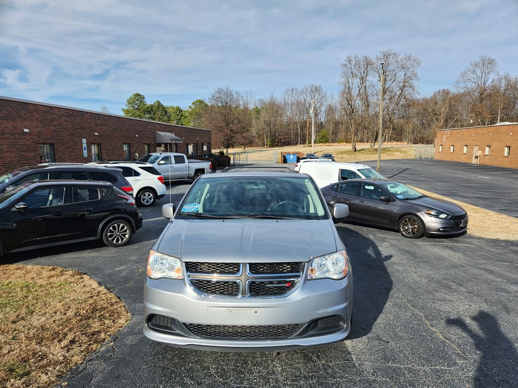 2015 Dodge Grand Caravan Image 2