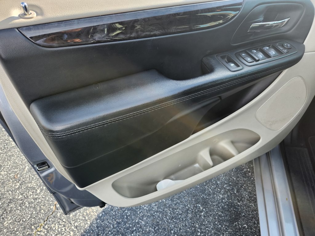 2015 Dodge Grand Caravan Image 9