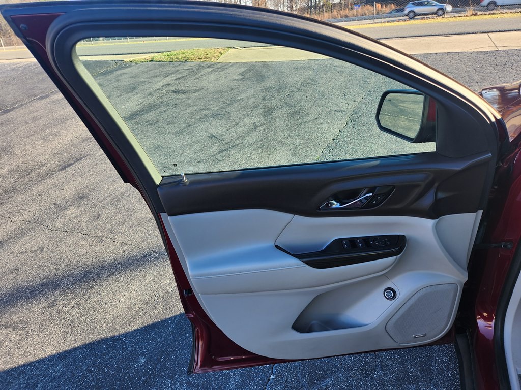 2017 GMC Acadia Image 12