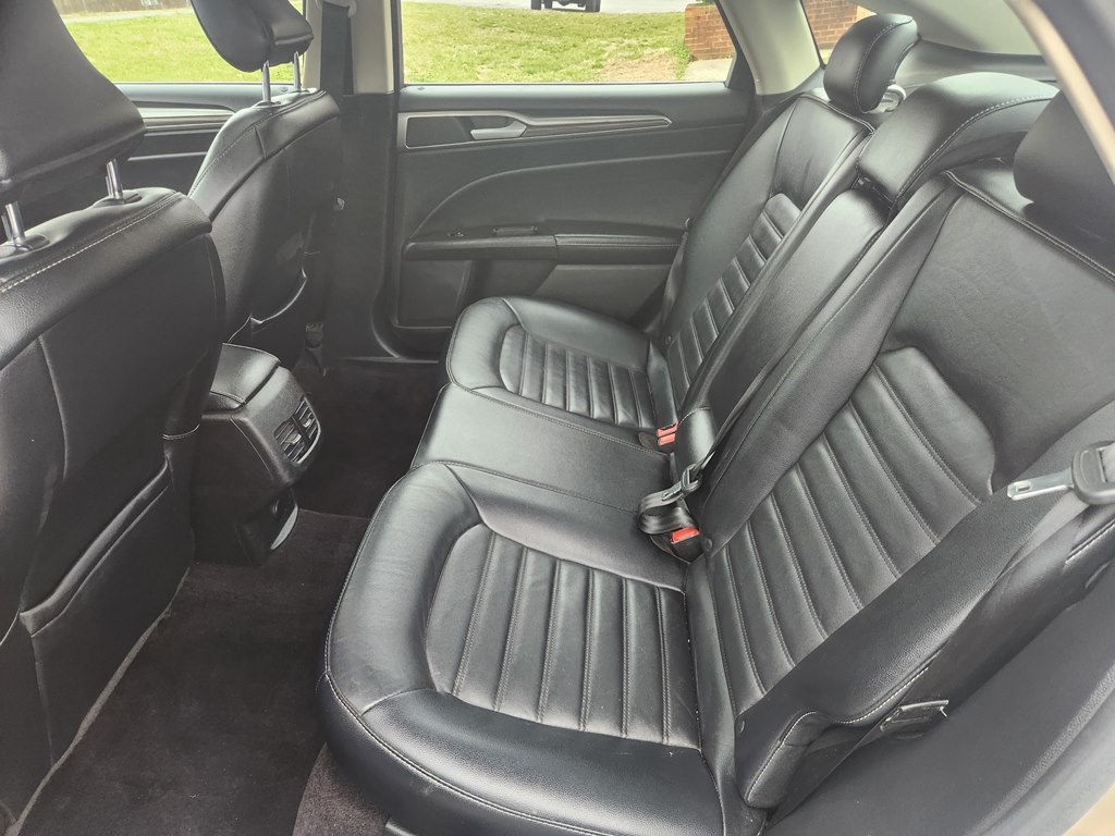 2017 Ford Fusion Image 11