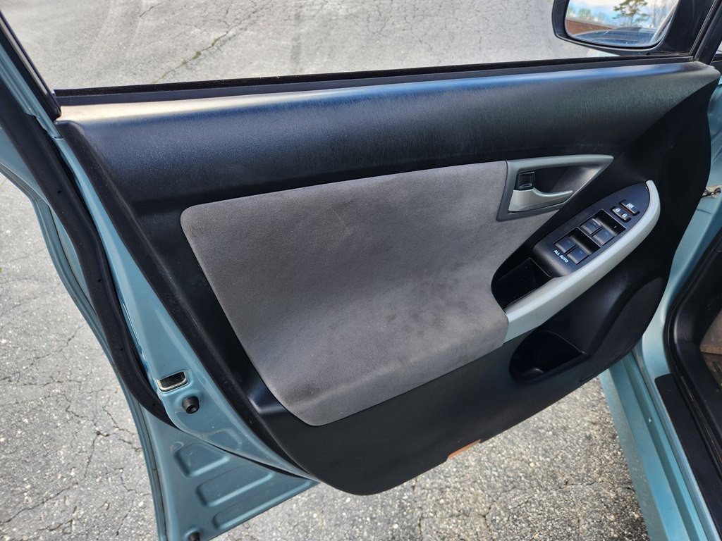 2012 Toyota Prius Image 9