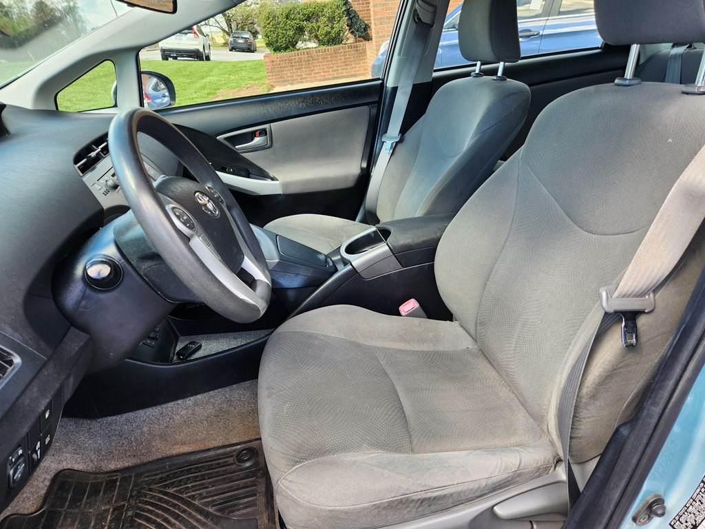 2012 Toyota Prius Image 10