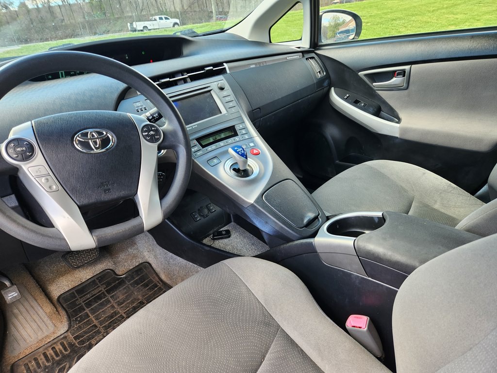 2012 Toyota Prius Image 12