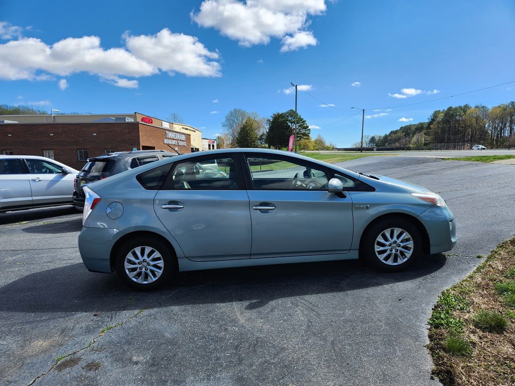 2012 Toyota Prius Image 21
