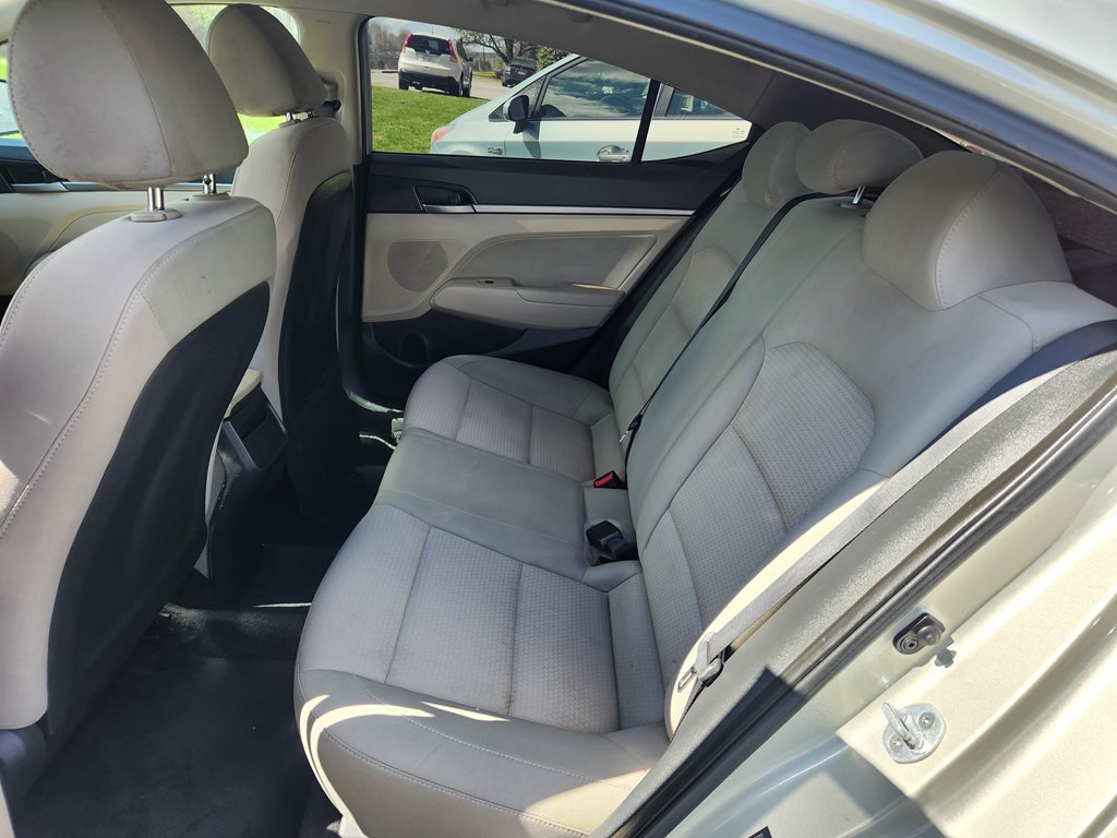 2017 Hyundai Elantra Image 11