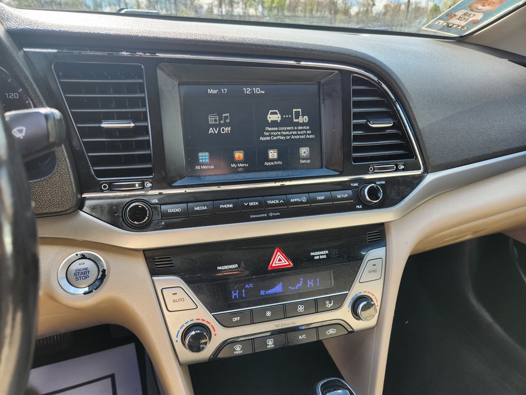 2017 Hyundai Elantra Image 13