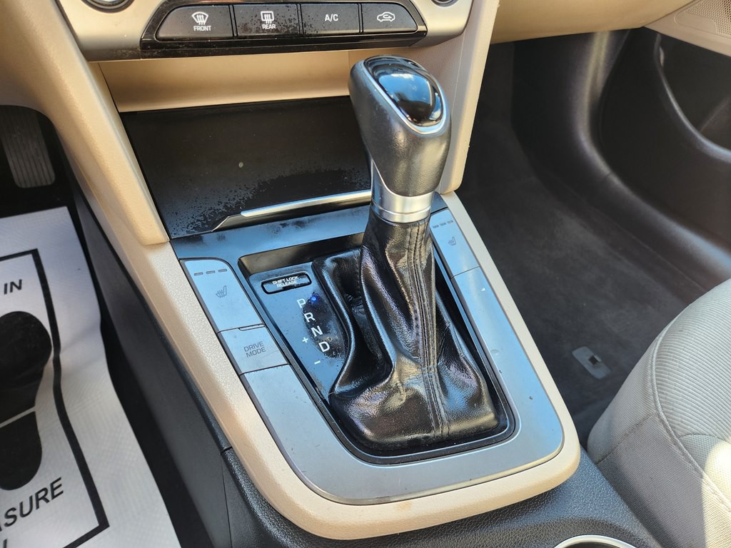 2017 Hyundai Elantra Image 14