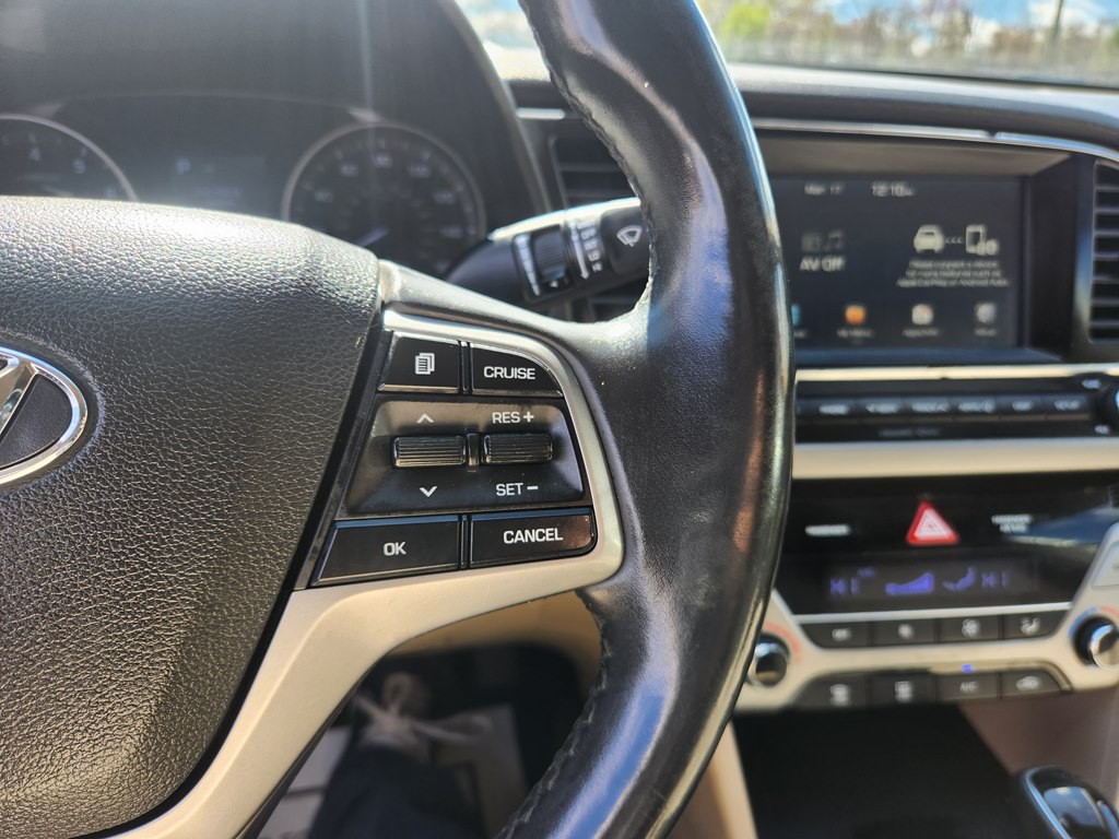 2017 Hyundai Elantra Image 16