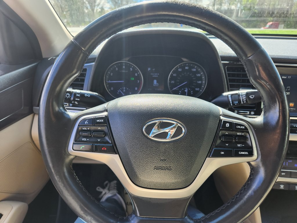 2017 Hyundai Elantra Image 18