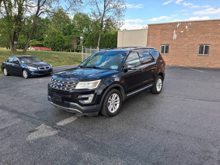 2017 Ford Explorer Image 1