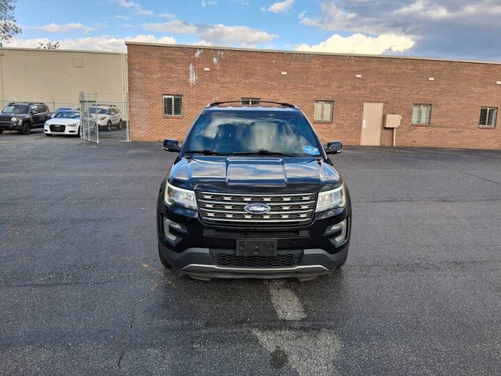 2017 Ford Explorer Image 2