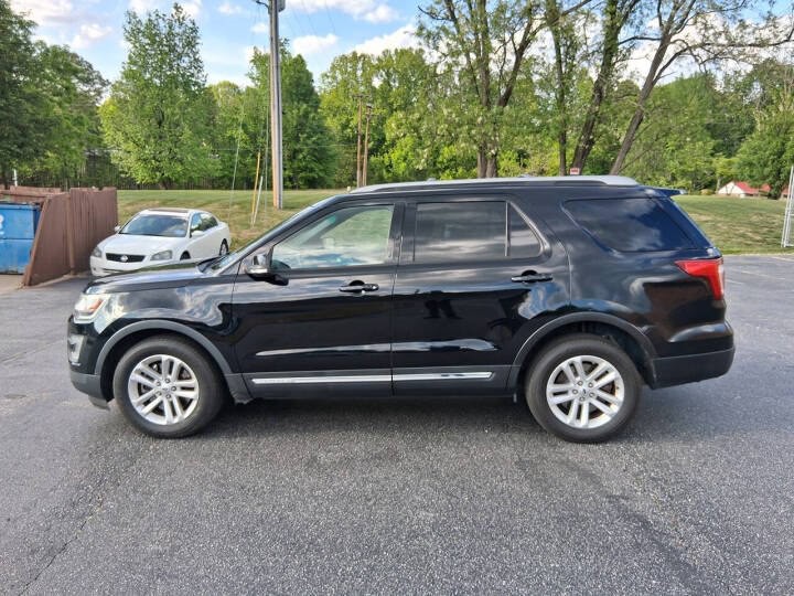 2017 Ford Explorer Image 8