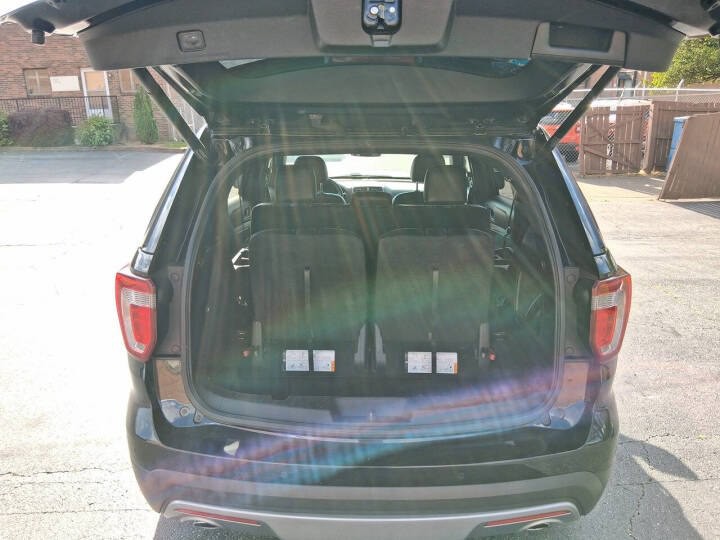 2017 Ford Explorer Image 12