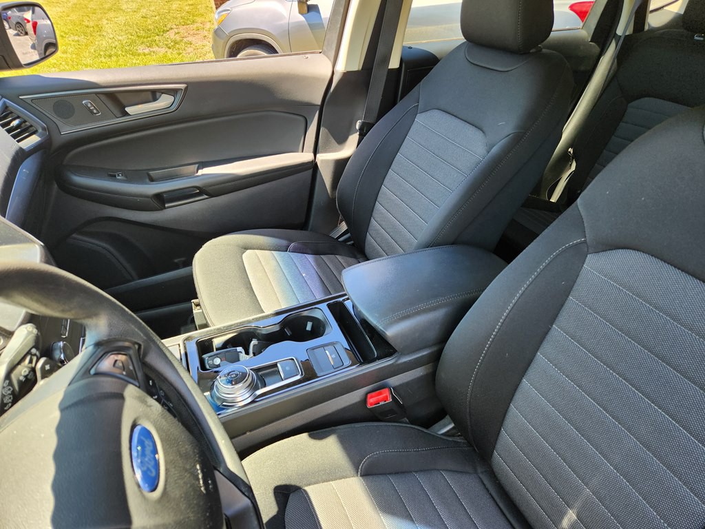 2020 Ford Edge Image 10