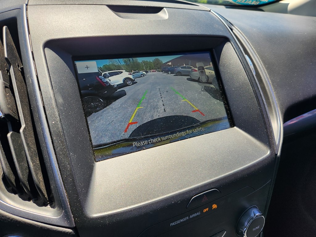2020 Ford Edge Image 16